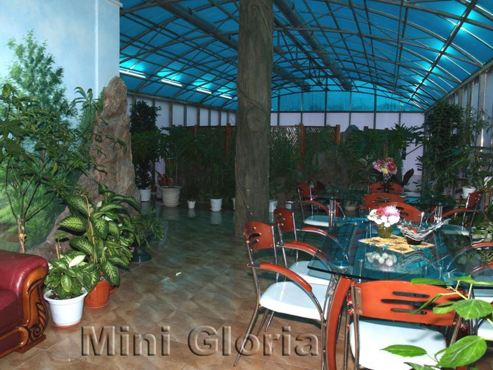 Gloria Mini-Hotel Chişinǎu Buitenkant foto
